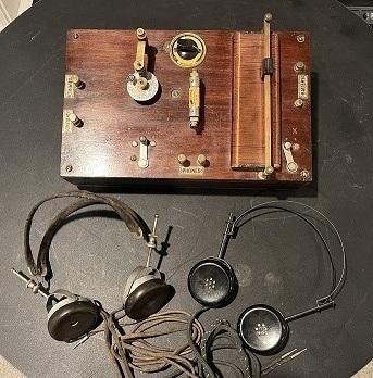 Homebrew crystal set with Brandes and Cannon-Ball Dixie headphones