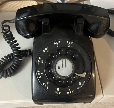 Western Electric 500 rotary desk telephone